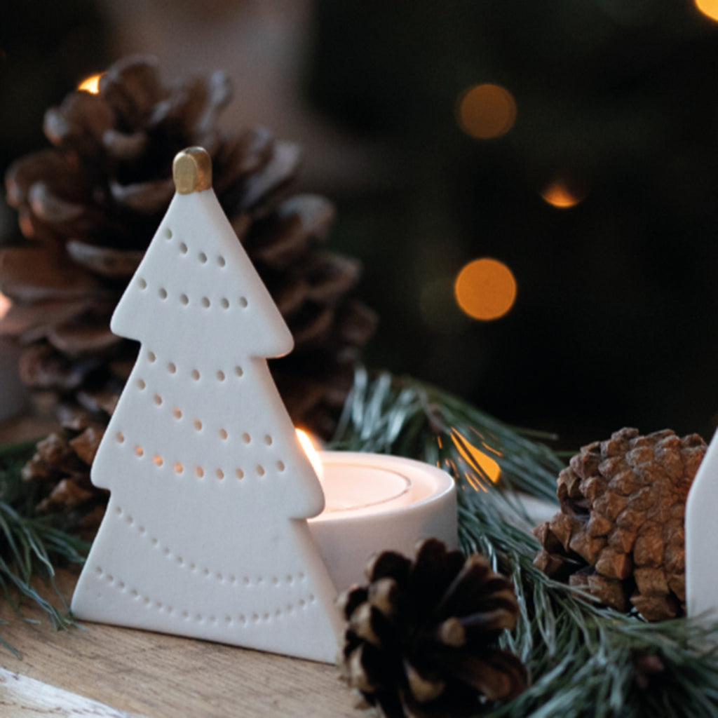 Tealight Holder – Porcelain Christmas Tree