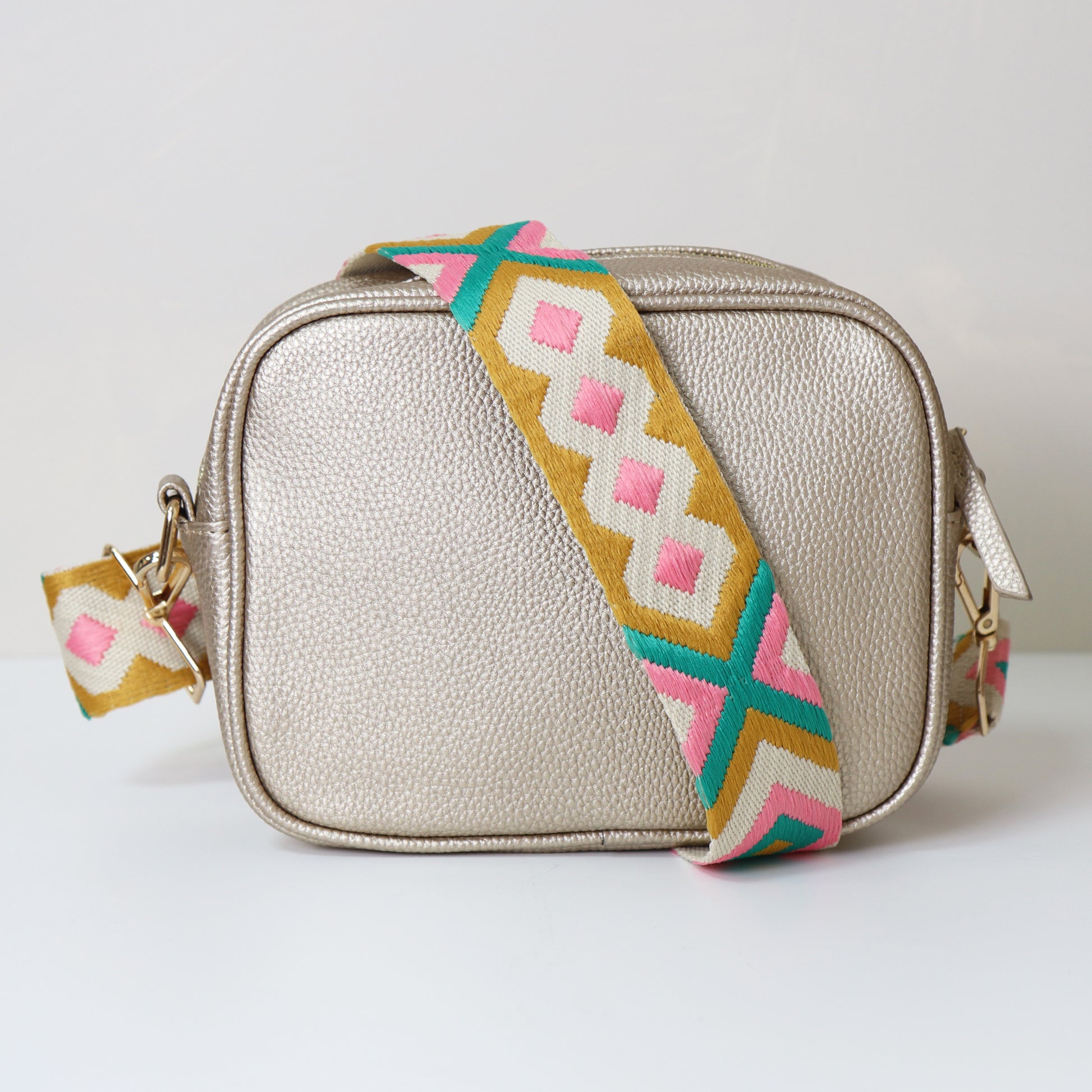 Woven Crossbody Wristlet Multicolor Bag - DAF&DREAM